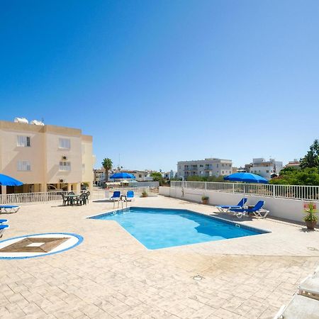 Sofia Apartment 700M Away From The Beach Paralimni Luaran gambar