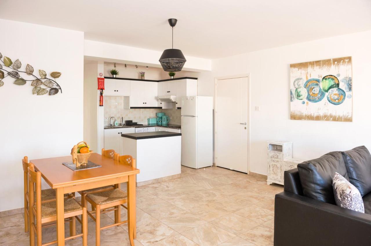 Sofia Apartment 700M Away From The Beach Paralimni Luaran gambar