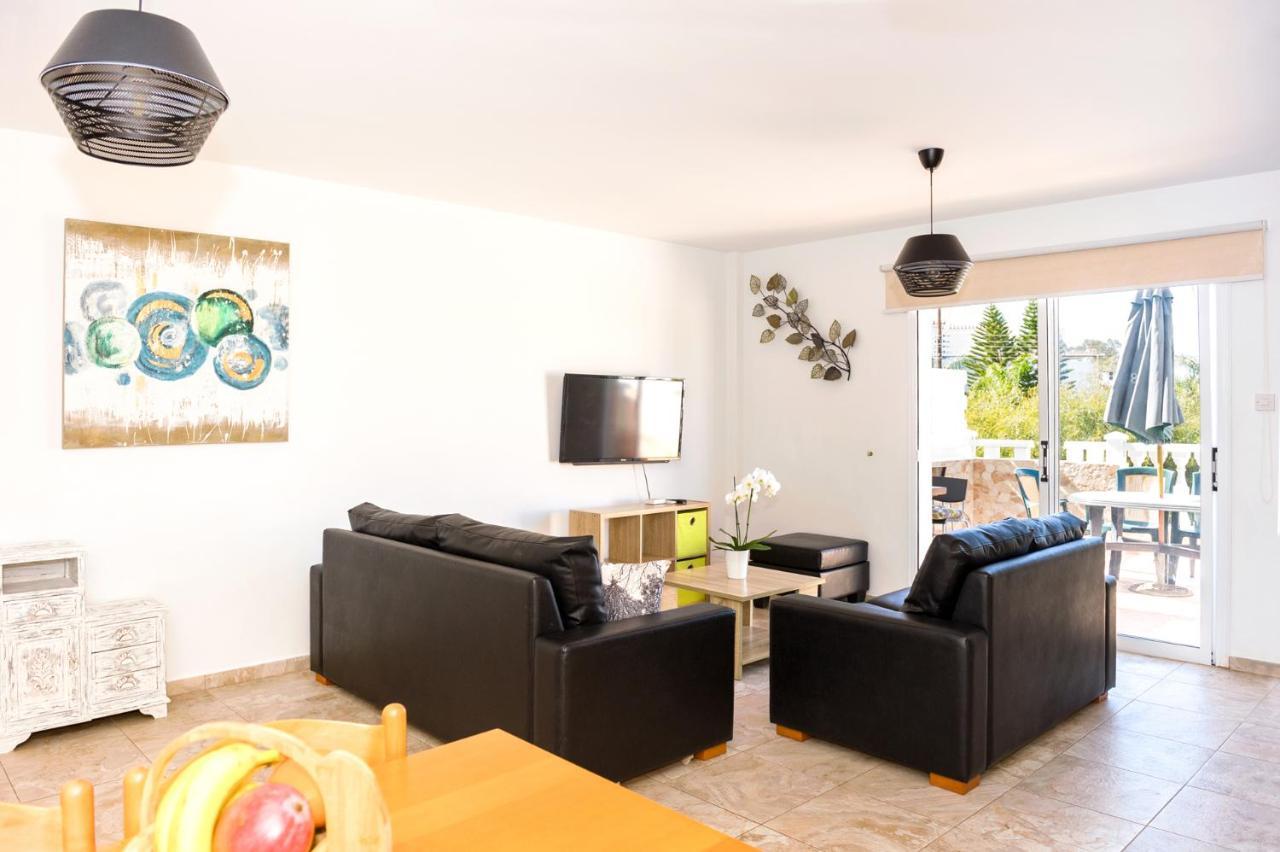 Sofia Apartment 700M Away From The Beach Paralimni Luaran gambar