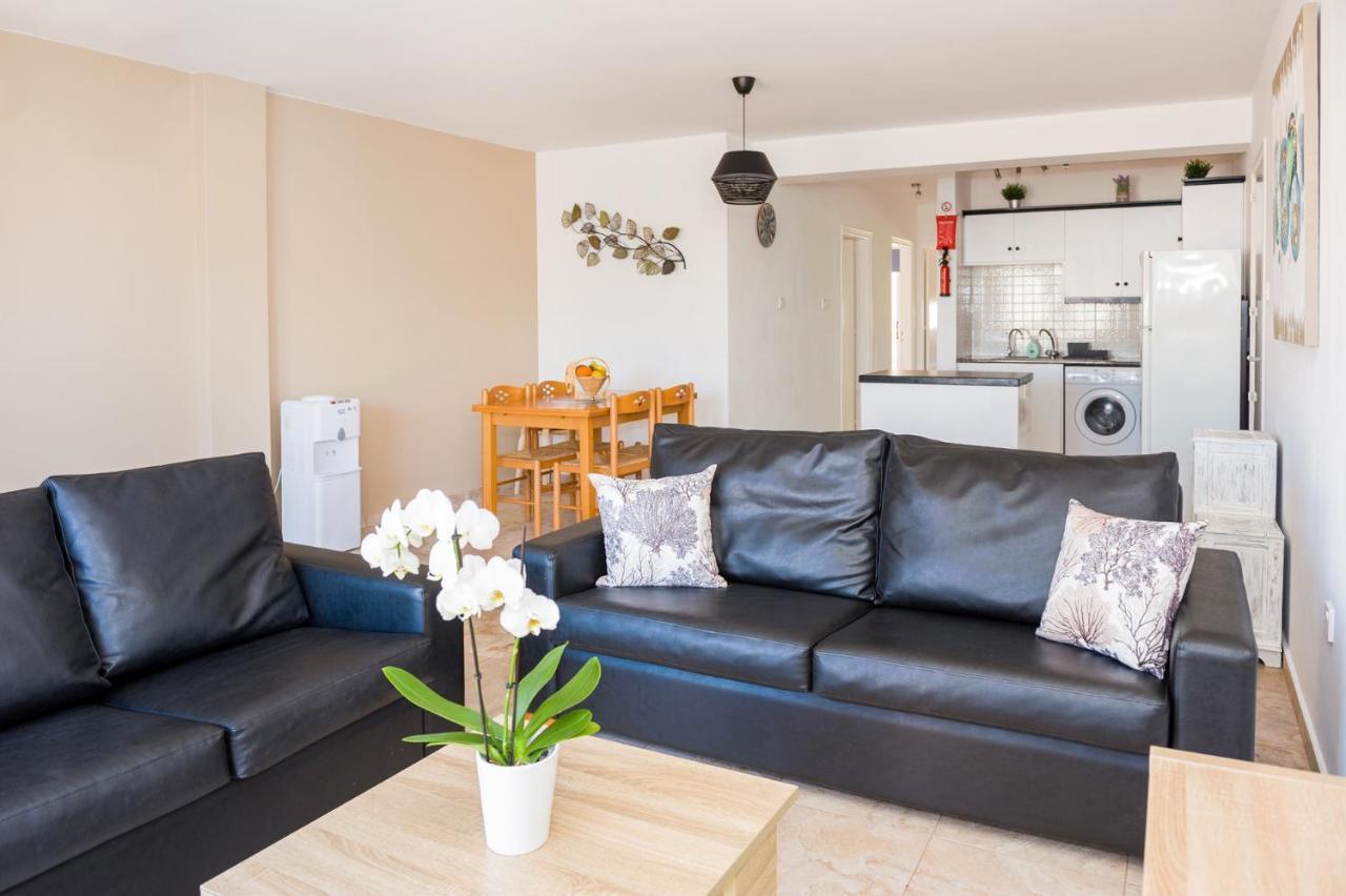 Sofia Apartment 700M Away From The Beach Paralimni Luaran gambar