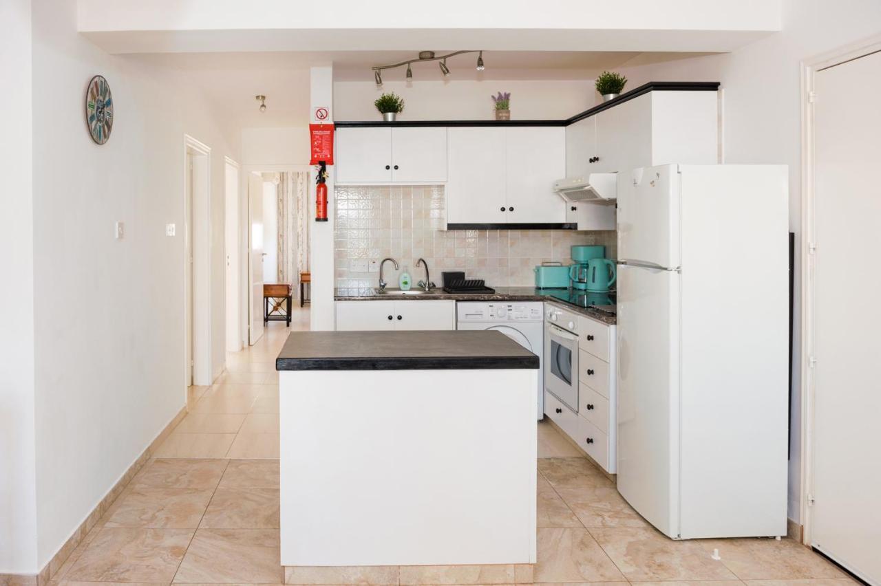Sofia Apartment 700M Away From The Beach Paralimni Luaran gambar