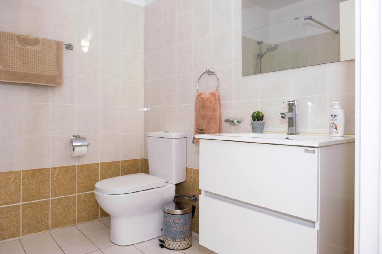 Sofia Apartment 700M Away From The Beach Paralimni Luaran gambar