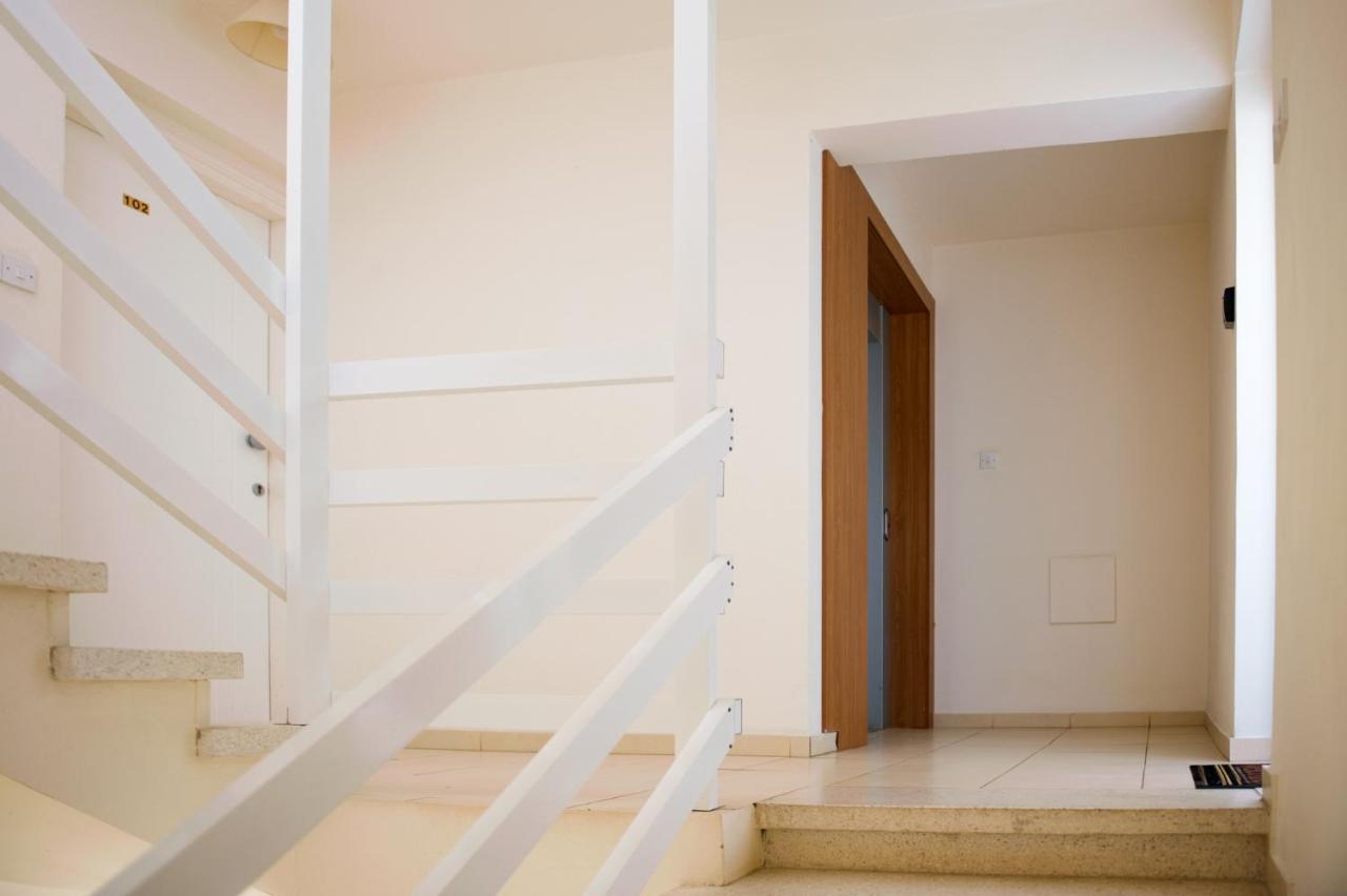 Sofia Apartment 700M Away From The Beach Paralimni Luaran gambar