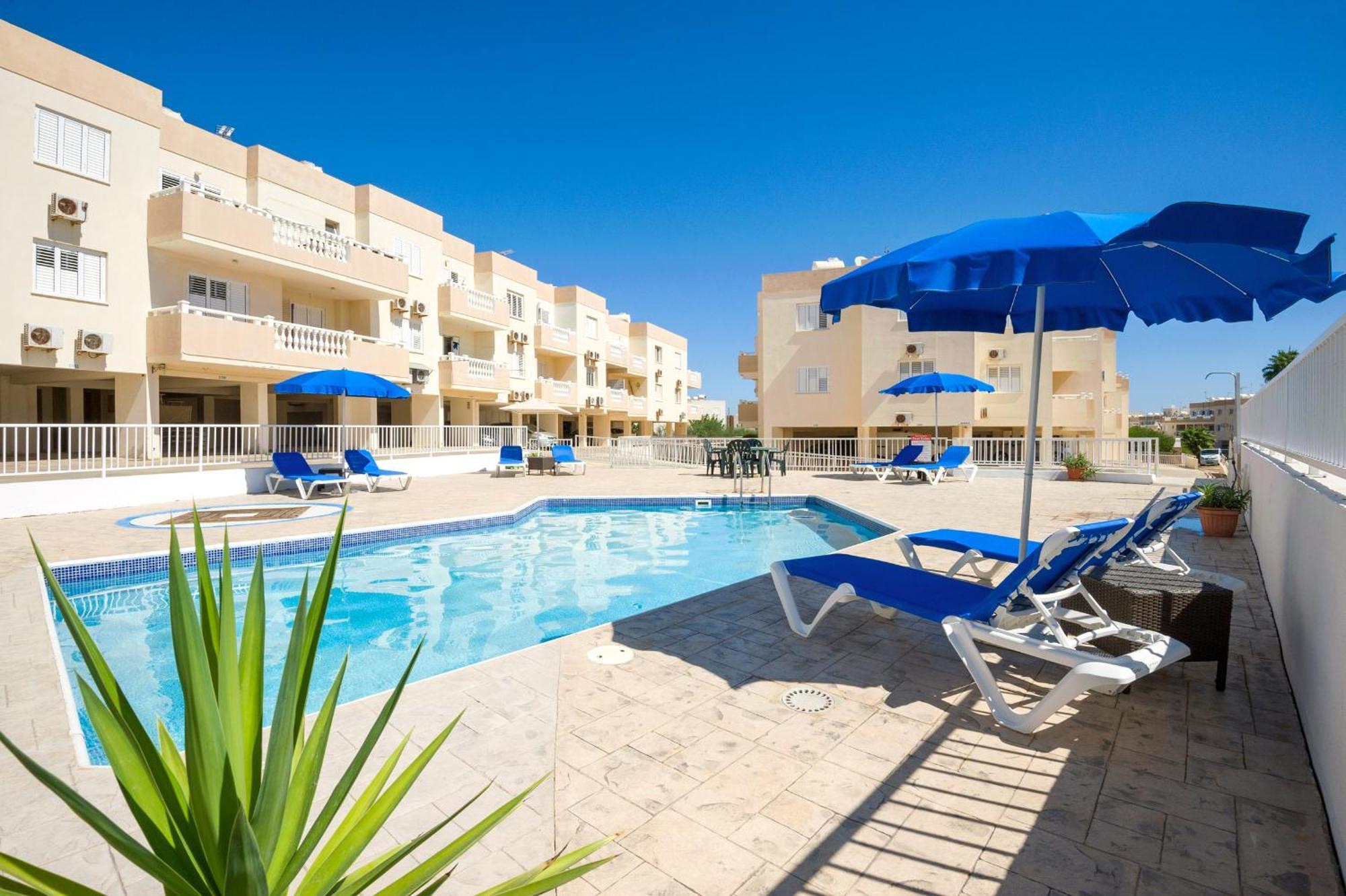Sofia Apartment 700M Away From The Beach Paralimni Luaran gambar