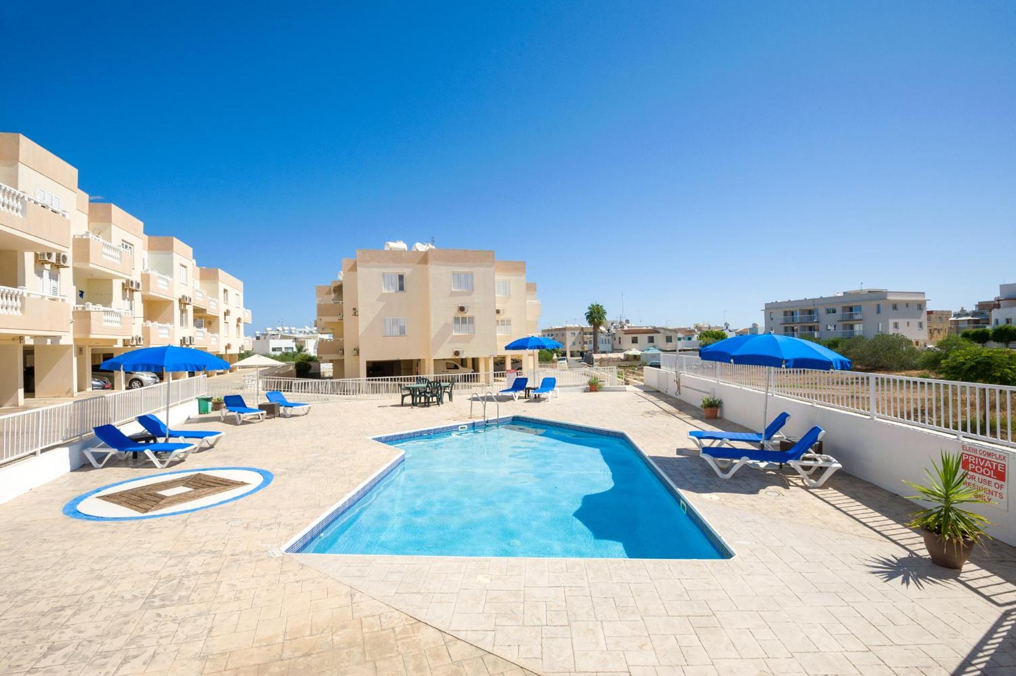 Sofia Apartment 700M Away From The Beach Paralimni Luaran gambar